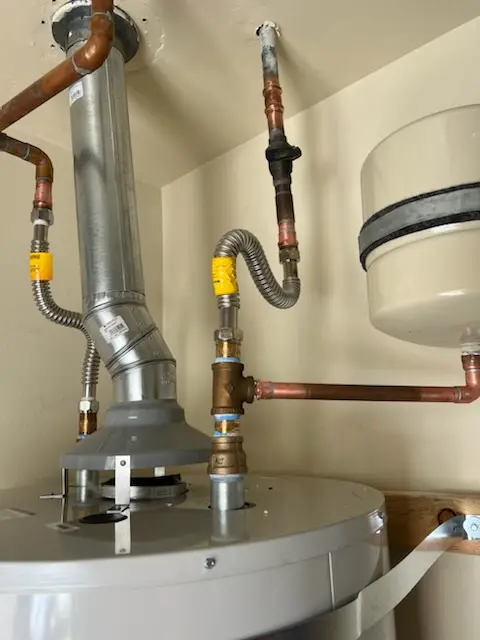 Water heater installation and plumbing repair in La Rambla